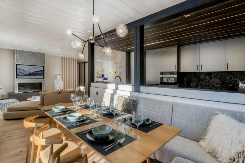Lodge Zebra