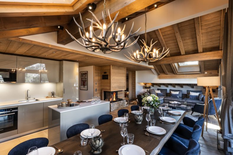 Falcon Lodge G22