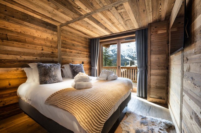 Penthouse Falcon Lodge F21