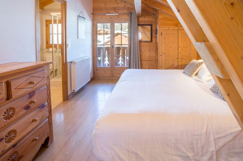 Chalet Carving