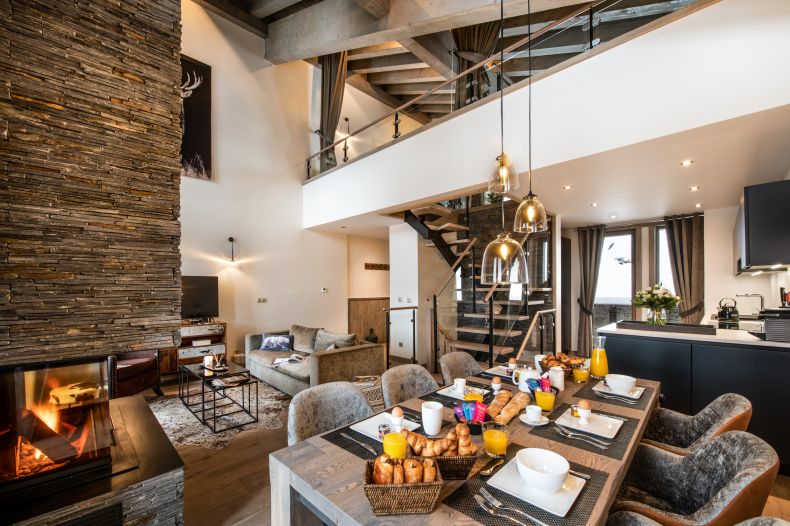 Yellowstone Lodge 2